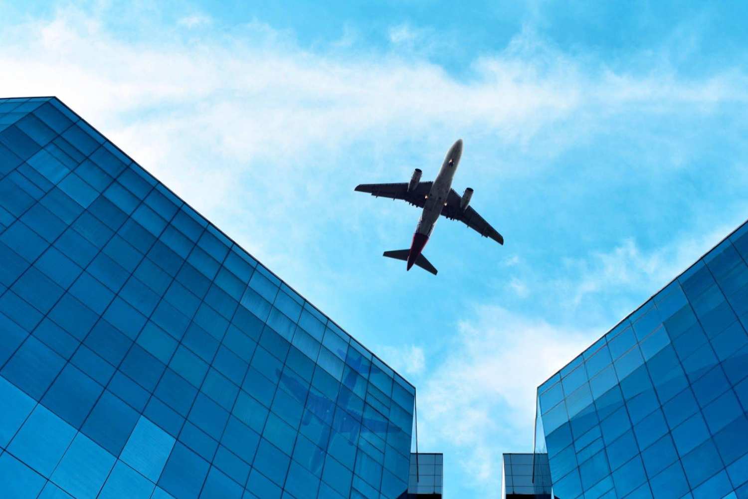 airplane-in-the-blue-sky(1) airplane-in-the-blue-sky